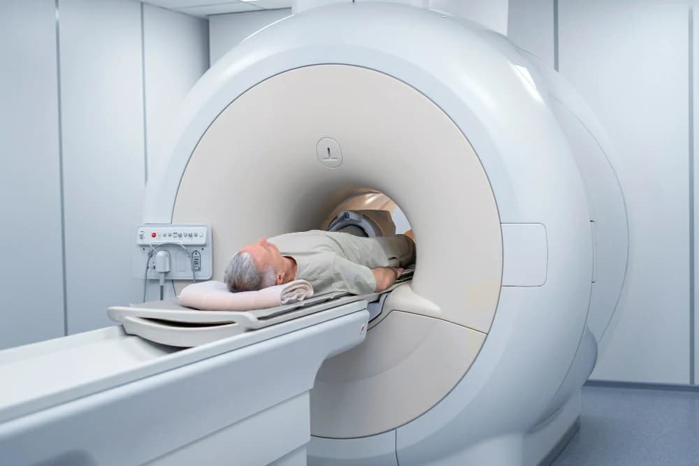 Cómo funciona la radioterapia: del daño del ADN al tratamiento de precisión moderno